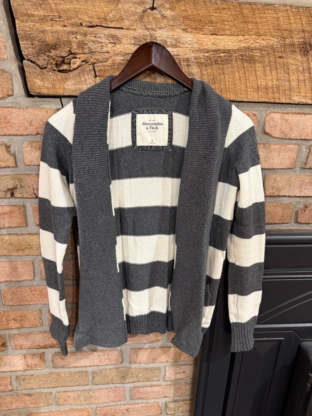 Abercrombie & Fitch Gray and Cream Striped Shawl-Collar Cardigan